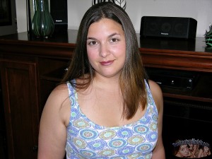 Mature BBW Phoenix takes off her clothes and dpreads her shaved quim